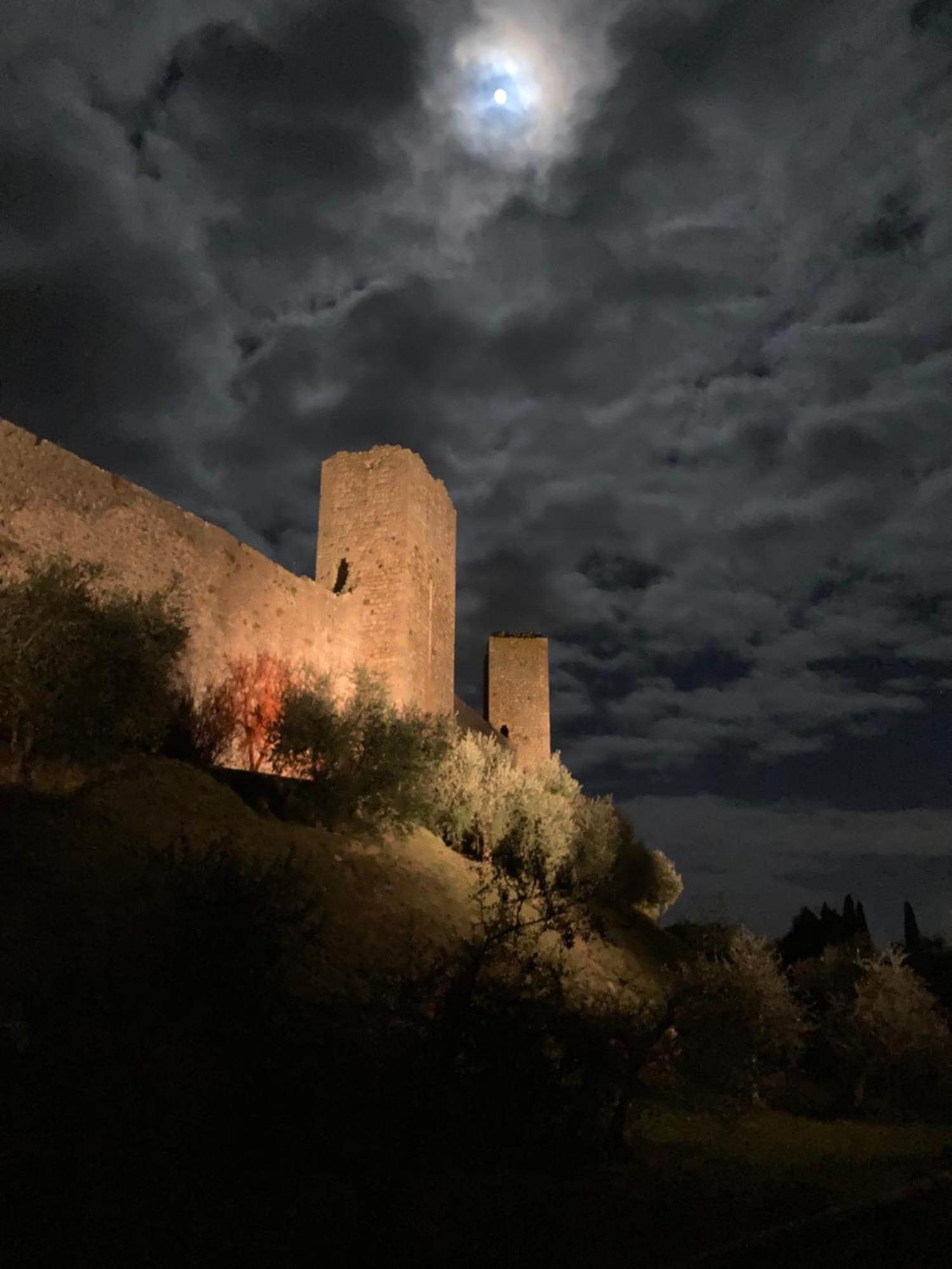 Monteriggioni Castello Villa Exterior photo